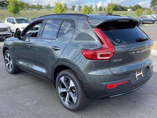 2026 Volvo XC40 B4 Core