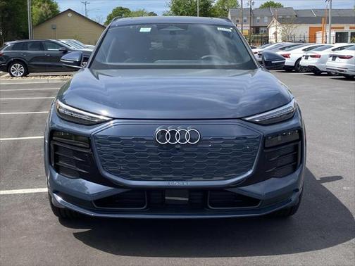 2025 Audi Q6 e-tron Premium Plus quattro