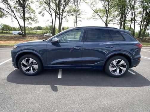 2025 Audi Q6 e-tron Premium Plus quattro