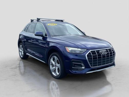 Navarra Blue Metallic 2021 Audi Q5 45 Premium Plus