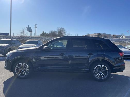 2026 Audi Q7 55 Premium