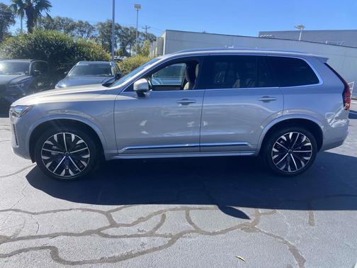 2025 Volvo XC90 B6 Plus 7-Seater