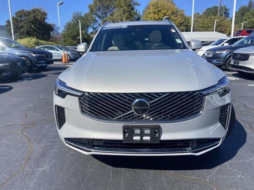 2025 Volvo XC90 B6 Plus 7-Seater