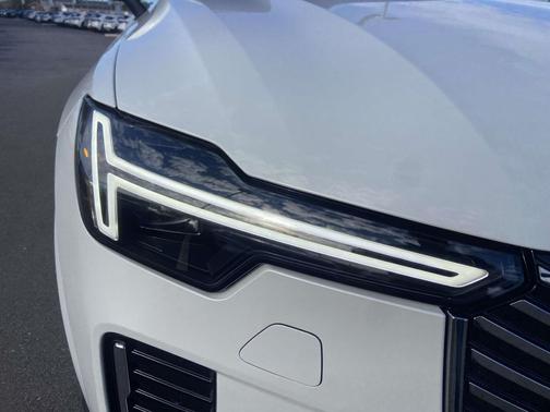 2026 Volvo XC90 B6 Ultra 7-Seater