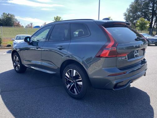 2026 Volvo XC60 B5 Core