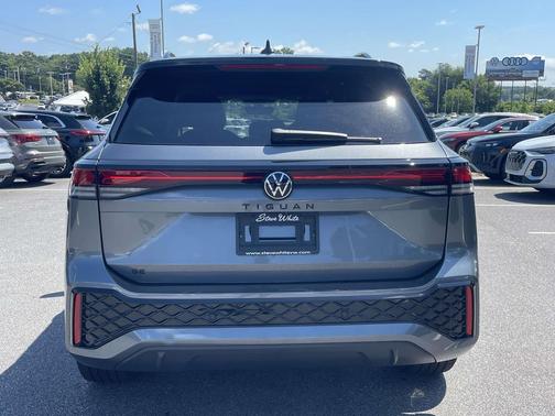 Platinum Gray 2026 Volkswagen Tiguan 2.0T SE R-Line Black