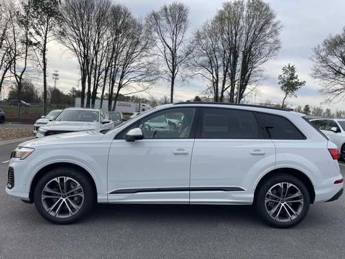 White 2026 Audi Q7 45 Premium