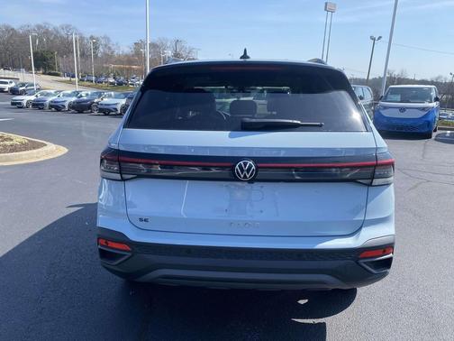 2026 Volkswagen Taos SE Black