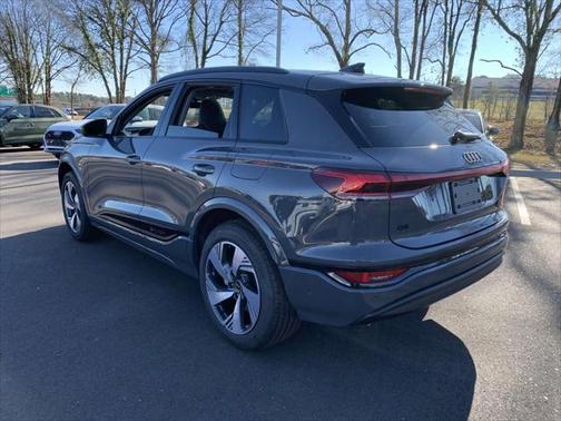 2025 Audi Q6 e-tron Premium Plus quattro