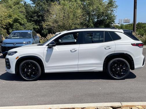 2025 Volkswagen Tiguan 2.0T SE R-Line Black