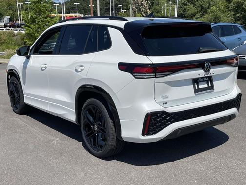 2025 Volkswagen Tiguan 2.0T SE R-Line Black