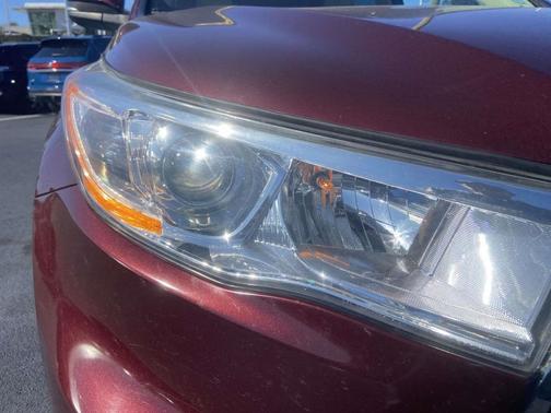 2015 Toyota Highlander LE