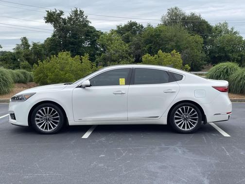 Snow White Pearl 2017 Kia Cadenza Technology