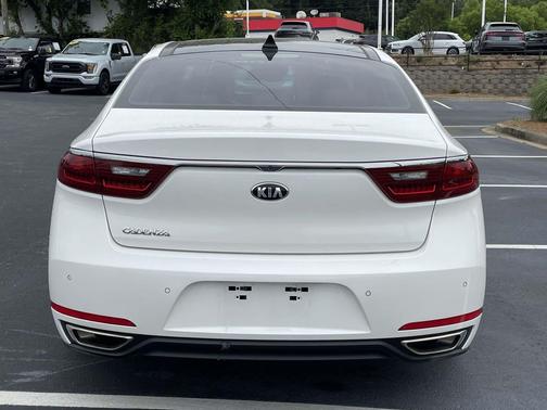 Snow White Pearl 2017 Kia Cadenza Technology