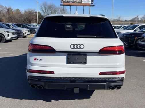 2026 Audi SQ7 4.0T Premium Plus