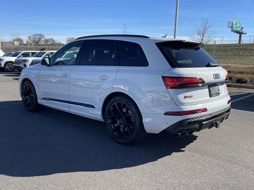 2026 Audi SQ7 4.0T Premium Plus