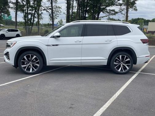 White 2026 Volkswagen Atlas 2.0T SEL Premium R-Line 4MOTION