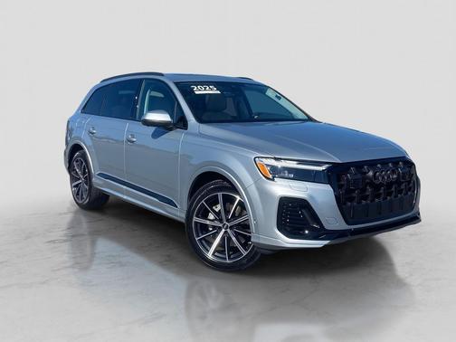2025 Audi Q7 45 Premium Plus