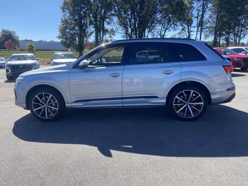2025 Audi Q7 45 Premium Plus