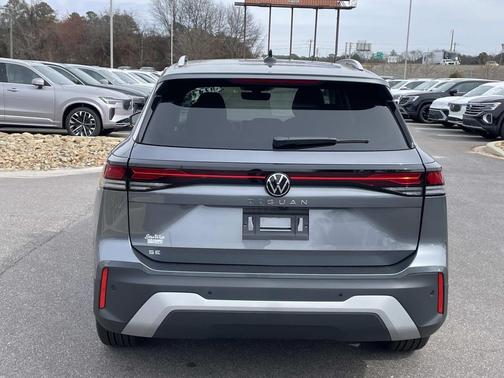 2026 Volkswagen Tiguan 2.0T SE