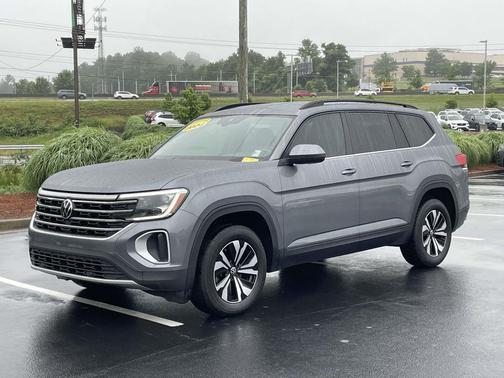 Platinum Gray Metallic 2024 Volkswagen Atlas 2.0T SE