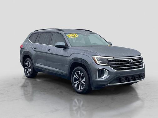 Platinum Gray Metallic 2024 Volkswagen Atlas 2.0T SE