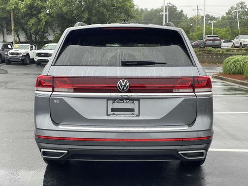 Platinum Gray Metallic 2024 Volkswagen Atlas 2.0T SE