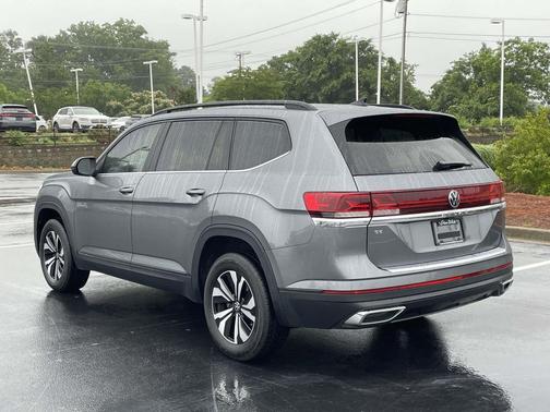 Platinum Gray Metallic 2024 Volkswagen Atlas 2.0T SE