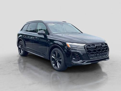 Mythos Black Metallic 2026 Audi Q7 55 Premium Plus