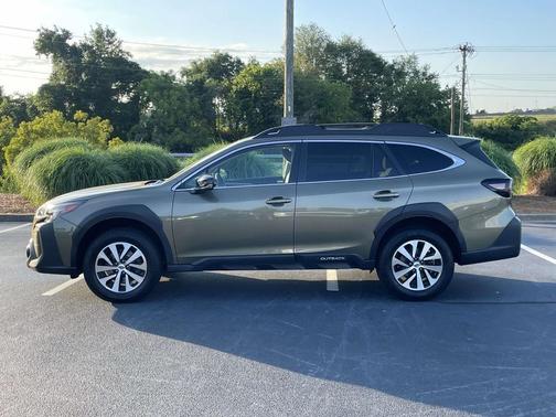 Autumn Green Metallic 2023 Subaru Outback Premium