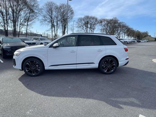 2026 Audi Q7 55 Premium Plus