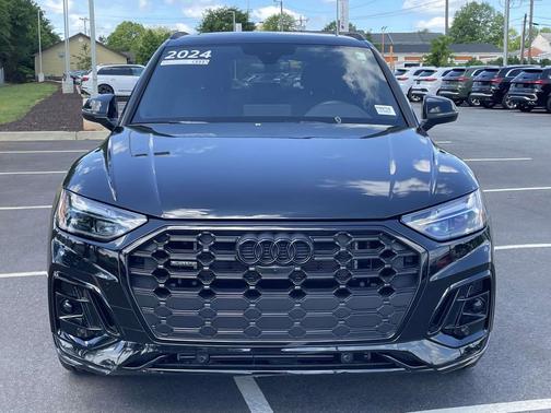 Mythos Black Metallic 2024 Audi Q5 e 55 S line Premium Plus
