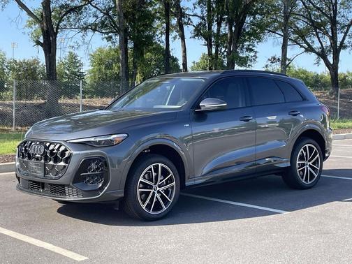 Tambora Gray Metallic 2026 Audi Q5 Premium Plus TFSI quattro S tronic
