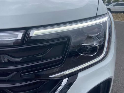 2026 Volkswagen Atlas Cross Sport 2.0T SE