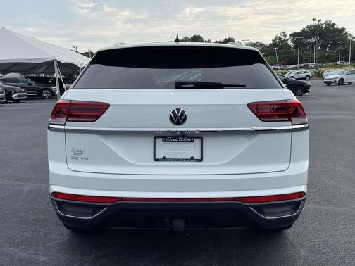 Pure White 2023 Volkswagen Atlas Cross Sport 3.6L V6 SE w/Technology