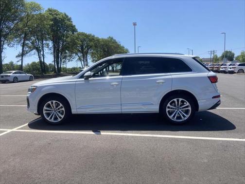2025 Audi Q7 55 Premium Plus