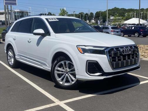 2025 Audi Q7 55 Premium Plus