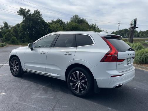 White 2019 Volvo XC60 T5 Inscription