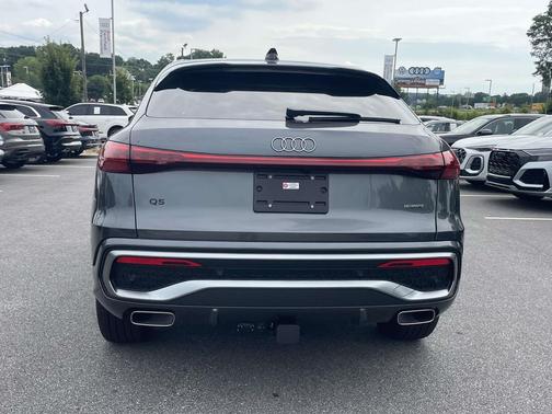 Daytona Gray 2026 Audi Q5 Sportback Premium Plus TFSI quattro S tronic