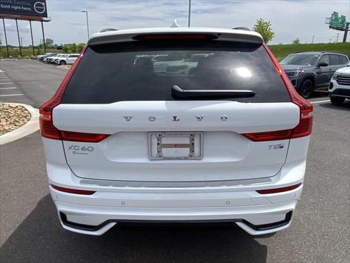 2025 Volvo XC60 Plug-In Hybrid T8 Ultra