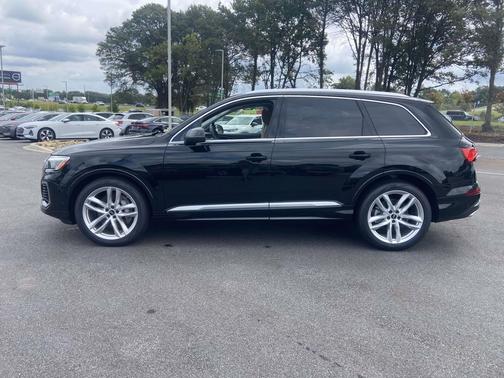 2025 Audi Q7 55 Premium Plus