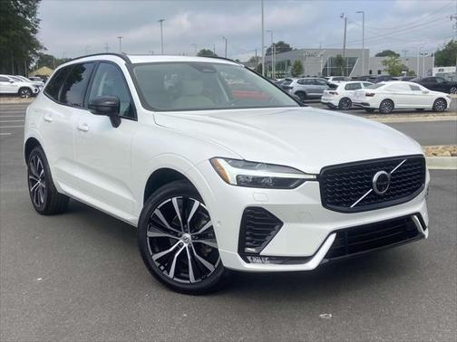 2024 Volvo XC60 B5 Plus Dark Theme