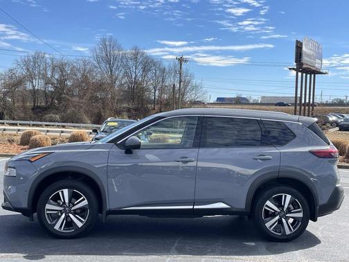 2022 Nissan Rogue SL