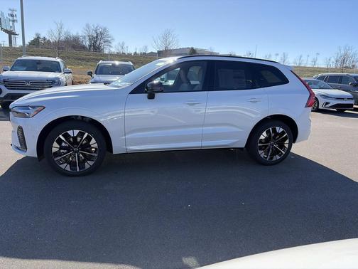 2026 Volvo XC60 B5 Plus