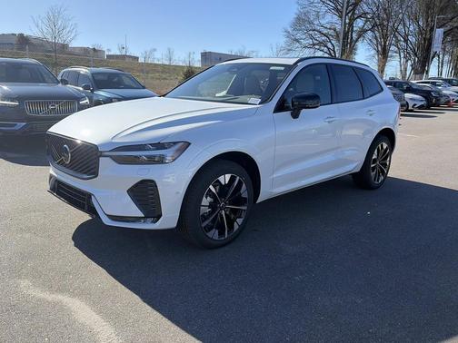 2026 Volvo XC60 B5 Plus