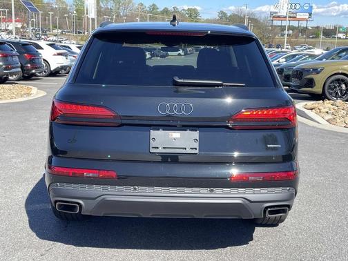 Mythos Black Metallic 2026 Audi Q7 45 Premium