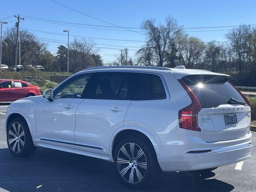 2025 Volvo XC90 Plug-In Hybrid T8 Plus 7-Seater