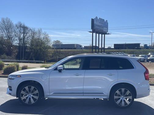 2025 Volvo XC90 Plug-In Hybrid T8 Plus 7-Seater