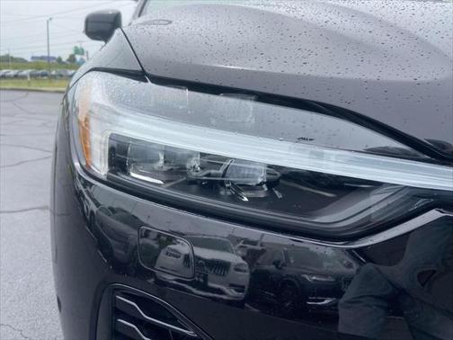 2024 Volvo XC60 Recharge Plug-In Hybrid T8 Ultimate Black Edition