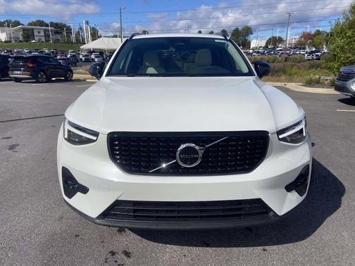 2026 Volvo XC40 B5 Plus